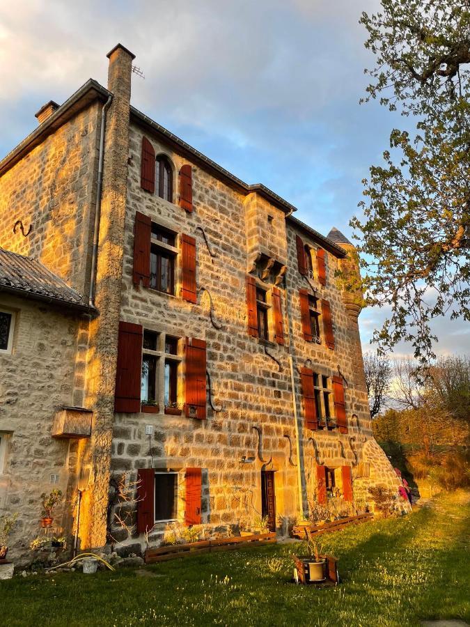Manoir Du Grail Bed & Breakfast Devesset Exterior photo
